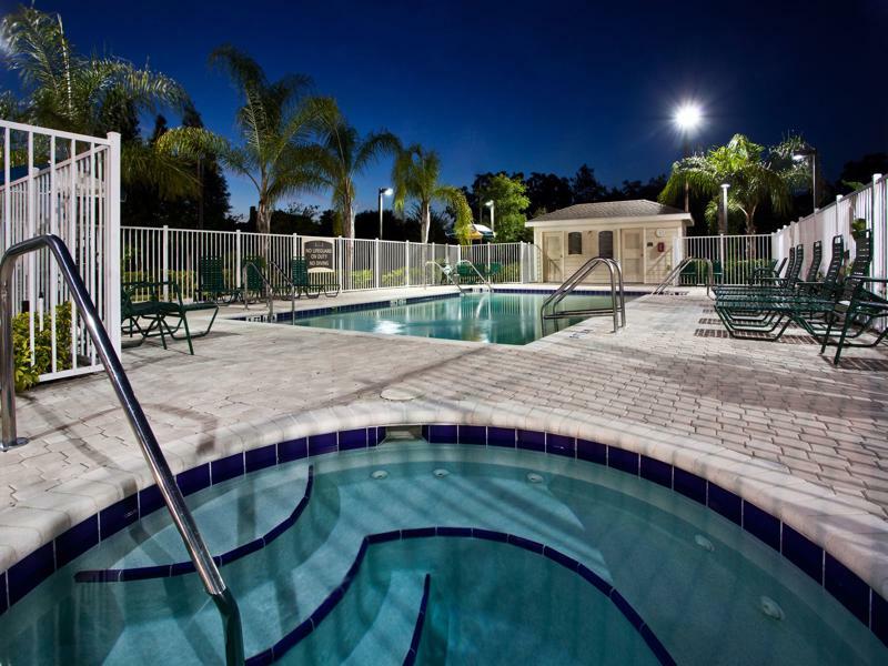Mango Staybridge Suites Tampa East- Brandon By Ihg מראה חיצוני תמונה